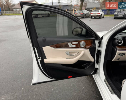 Білий Мерседес Е-Клас, об'ємом двигуна 1.99 л та пробігом 141 тис. км за 26950 $, фото 27 на Automoto.ua