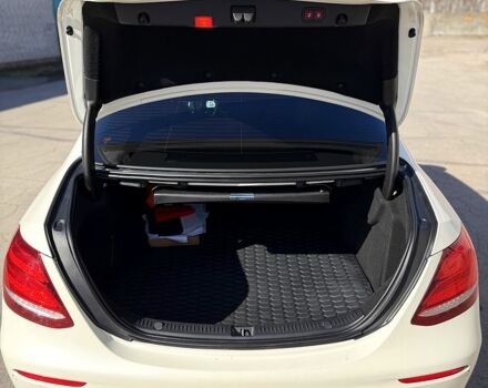 Білий Мерседес Е-Клас, об'ємом двигуна 3 л та пробігом 120 тис. км за 37500 $, фото 6 на Automoto.ua