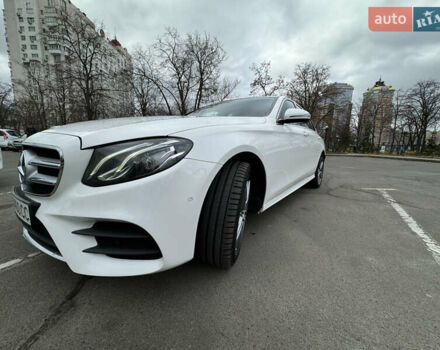 Белый Мерседес Е-Класс, объемом двигателя 1.95 л и пробегом 193 тыс. км за 29000 $, фото 3 на Automoto.ua