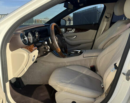 Белый Мерседес Е-Класс, объемом двигателя 2 л и пробегом 85 тыс. км за 22500 $, фото 12 на Automoto.ua