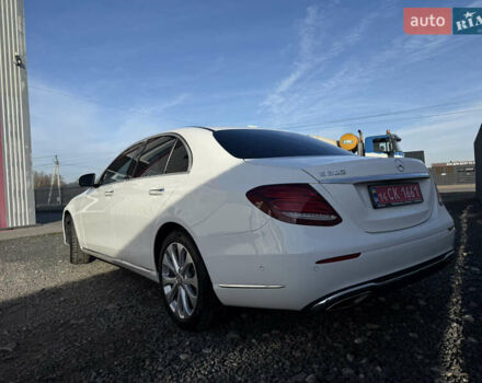 Белый Мерседес Е-Класс, объемом двигателя 2 л и пробегом 85 тыс. км за 22500 $, фото 7 на Automoto.ua