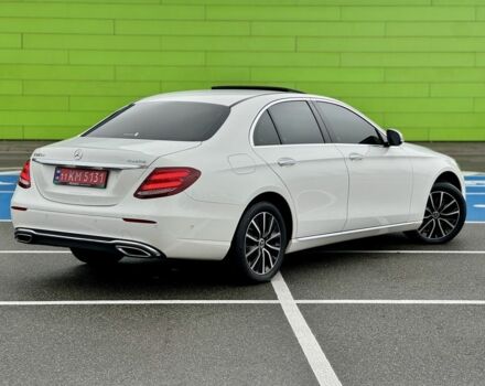 Білий Мерседес Е-Клас, об'ємом двигуна 2 л та пробігом 99 тис. км за 31900 $, фото 3 на Automoto.ua