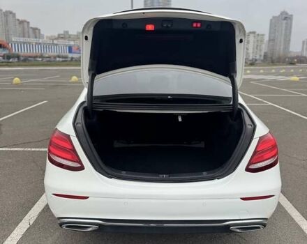 Белый Мерседес Е-Класс, объемом двигателя 2 л и пробегом 89 тыс. км за 33499 $, фото 8 на Automoto.ua