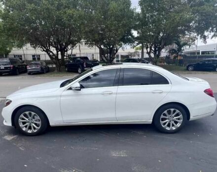 Белый Мерседес Е-Класс, объемом двигателя 2 л и пробегом 59 тыс. км за 6400 $, фото 1 на Automoto.ua