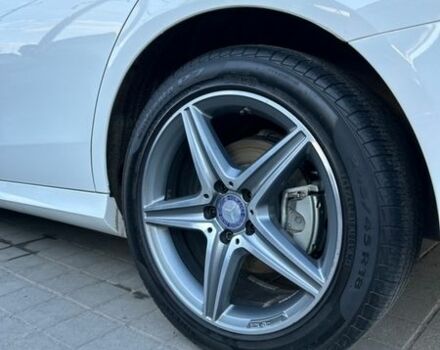 Белый Мерседес Е-Класс, объемом двигателя 1.99 л и пробегом 124 тыс. км за 30700 $, фото 3 на Automoto.ua