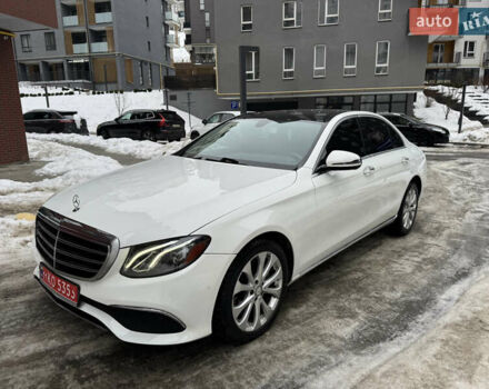 Белый Мерседес Е-Класс, объемом двигателя 2 л и пробегом 117 тыс. км за 32000 $, фото 4 на Automoto.ua