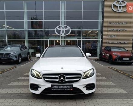Белый Мерседес Е-Класс, объемом двигателя 1.99 л и пробегом 194 тыс. км за 27856 $, фото 3 на Automoto.ua