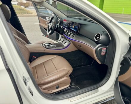 Білий Мерседес Е-Клас, об'ємом двигуна 2 л та пробігом 99 тис. км за 31900 $, фото 13 на Automoto.ua