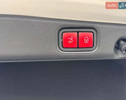 Білий Мерседес Е-Клас, об'ємом двигуна 1.99 л та пробігом 141 тис. км за 26950 $, фото 25 на Automoto.ua