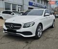 Белый Мерседес Е-Класс, объемом двигателя 2.2 л и пробегом 207 тыс. км за 25000 $, фото 1 на Automoto.ua
