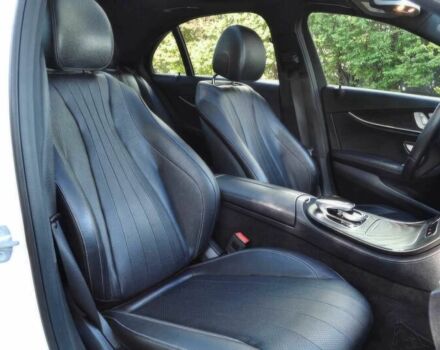 Білий Мерседес Е-Клас, об'ємом двигуна 2 л та пробігом 32 тис. км за 7600 $, фото 7 на Automoto.ua