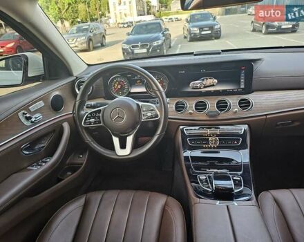 Білий Мерседес Е-Клас, об'ємом двигуна 1.95 л та пробігом 105 тис. км за 31400 $, фото 6 на Automoto.ua