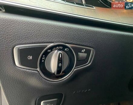 Белый Мерседес Е-Класс, объемом двигателя 2 л и пробегом 213 тыс. км за 29900 $, фото 49 на Automoto.ua