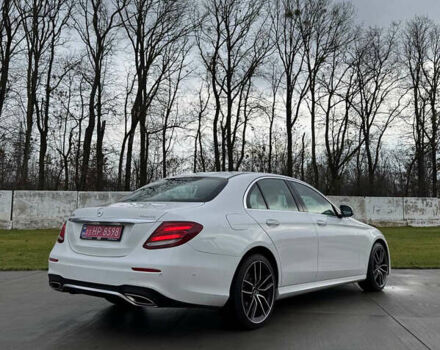 Белый Мерседес Е-Класс, объемом двигателя 1.99 л и пробегом 121 тыс. км за 25000 $, фото 5 на Automoto.ua