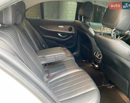 Белый Мерседес Е-Класс, объемом двигателя 2 л и пробегом 213 тыс. км за 29900 $, фото 60 на Automoto.ua