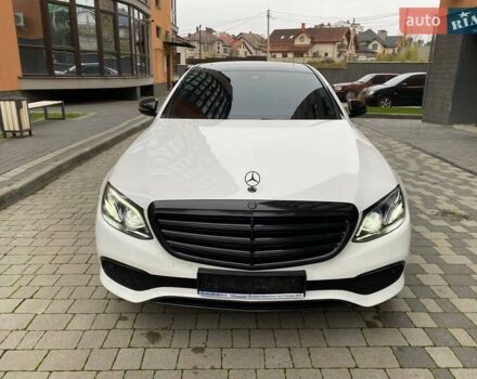 Белый Мерседес Е-Класс, объемом двигателя 2 л и пробегом 213 тыс. км за 29900 $, фото 6 на Automoto.ua