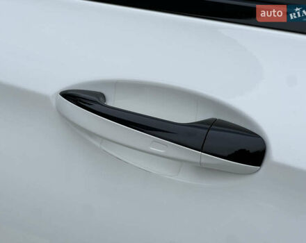 Белый Мерседес Е-Класс, объемом двигателя 3 л и пробегом 78 тыс. км за 32000 $, фото 12 на Automoto.ua