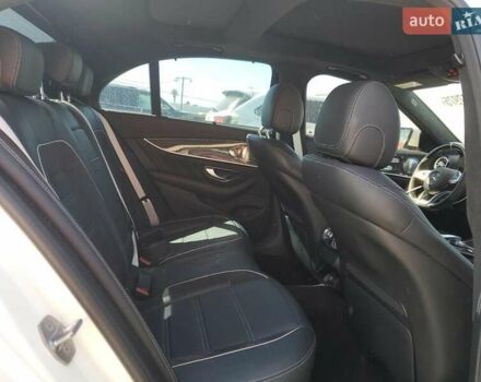 Белый Мерседес Е-Класс, объемом двигателя 3.98 л и пробегом 84 тыс. км за 30000 $, фото 9 на Automoto.ua