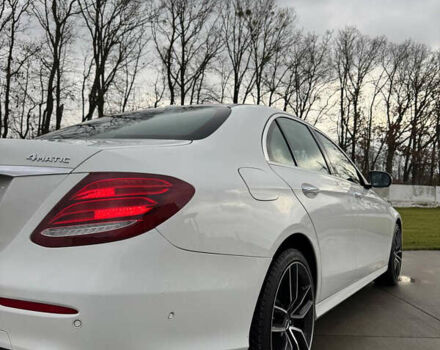 Белый Мерседес Е-Класс, объемом двигателя 1.99 л и пробегом 121 тыс. км за 25000 $, фото 7 на Automoto.ua