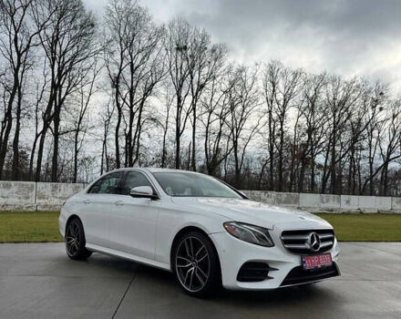 Белый Мерседес Е-Класс, объемом двигателя 1.99 л и пробегом 121 тыс. км за 25000 $, фото 4 на Automoto.ua