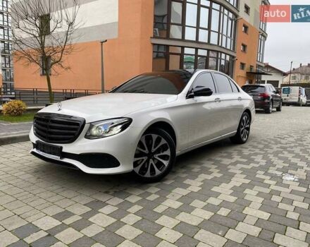 Белый Мерседес Е-Класс, объемом двигателя 2 л и пробегом 213 тыс. км за 29900 $, фото 3 на Automoto.ua