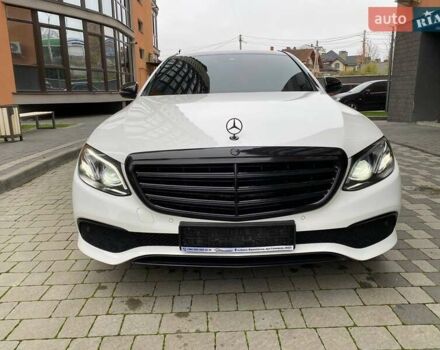 Белый Мерседес Е-Класс, объемом двигателя 2 л и пробегом 213 тыс. км за 29900 $, фото 5 на Automoto.ua