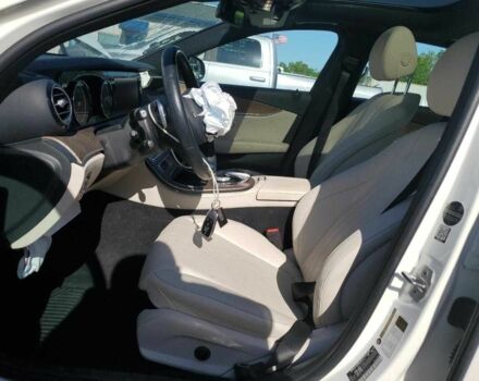 Белый Мерседес Е-Класс, объемом двигателя 2 л и пробегом 18 тыс. км за 9400 $, фото 6 на Automoto.ua