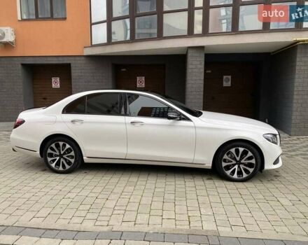 Белый Мерседес Е-Класс, объемом двигателя 2 л и пробегом 213 тыс. км за 29900 $, фото 26 на Automoto.ua
