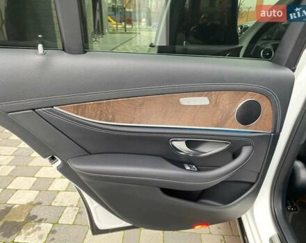 Белый Мерседес Е-Класс, объемом двигателя 2 л и пробегом 213 тыс. км за 29900 $, фото 58 на Automoto.ua