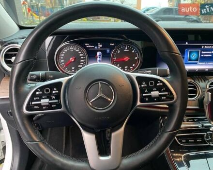 Белый Мерседес Е-Класс, объемом двигателя 2 л и пробегом 213 тыс. км за 29900 $, фото 55 на Automoto.ua