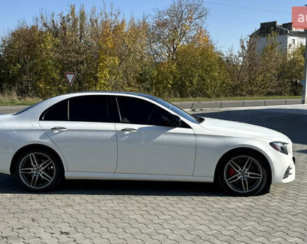 Белый Мерседес Е-Класс, объемом двигателя 2 л и пробегом 32 тыс. км за 36999 $, фото 69 на Automoto.ua