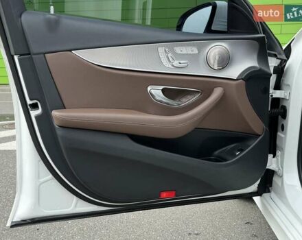 Белый Мерседес Е-Класс, объемом двигателя 1.6 л и пробегом 42 тыс. км за 40500 $, фото 10 на Automoto.ua