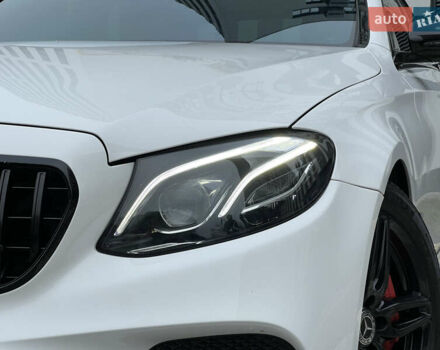 Белый Мерседес Е-Класс, объемом двигателя 3 л и пробегом 78 тыс. км за 32000 $, фото 1 на Automoto.ua