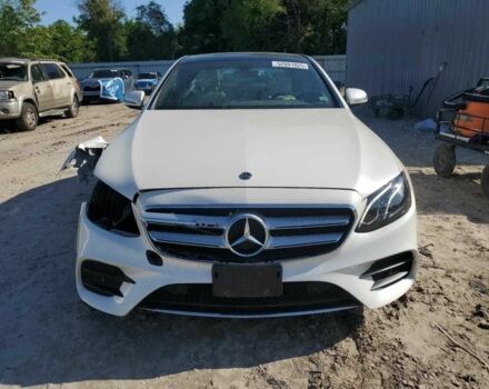 Белый Мерседес Е-Класс, объемом двигателя 2 л и пробегом 18 тыс. км за 9400 $, фото 4 на Automoto.ua