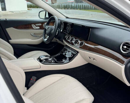 Белый Мерседес Е-Класс, объемом двигателя 1.99 л и пробегом 121 тыс. км за 25000 $, фото 14 на Automoto.ua