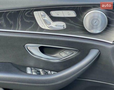 Белый Мерседес Е-Класс, объемом двигателя 3 л и пробегом 78 тыс. км за 32000 $, фото 16 на Automoto.ua