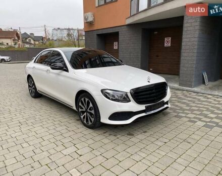 Белый Мерседес Е-Класс, объемом двигателя 2 л и пробегом 213 тыс. км за 29900 $, фото 29 на Automoto.ua