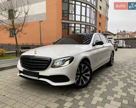 Белый Мерседес Е-Класс, объемом двигателя 2 л и пробегом 213 тыс. км за 29900 $, фото 2 на Automoto.ua