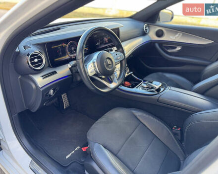 Белый Мерседес Е-Класс, объемом двигателя 1.6 л и пробегом 53 тыс. км за 40500 $, фото 5 на Automoto.ua