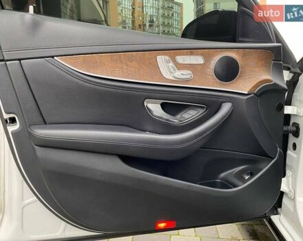 Белый Мерседес Е-Класс, объемом двигателя 2 л и пробегом 213 тыс. км за 29900 $, фото 45 на Automoto.ua