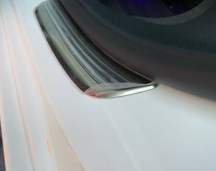 Белый Мерседес Е-Класс, объемом двигателя 2 л и пробегом 109 тыс. км за 33000 $, фото 83 на Automoto.ua