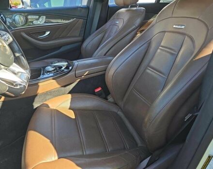 Білий Мерседес Е-Клас, об'ємом двигуна 0 л та пробігом 40 тис. км за 14000 $, фото 6 на Automoto.ua