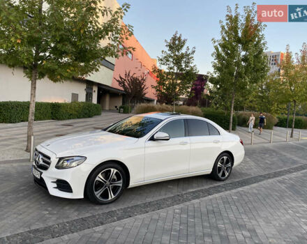 Белый Мерседес Е-Класс, объемом двигателя 2 л и пробегом 109 тыс. км за 33000 $, фото 17 на Automoto.ua