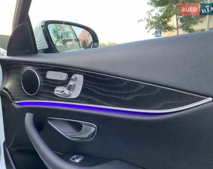 Белый Мерседес Е-Класс, объемом двигателя 2 л и пробегом 109 тыс. км за 33000 $, фото 60 на Automoto.ua