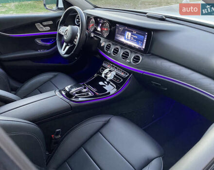 Белый Мерседес Е-Класс, объемом двигателя 2 л и пробегом 109 тыс. км за 33000 $, фото 88 на Automoto.ua