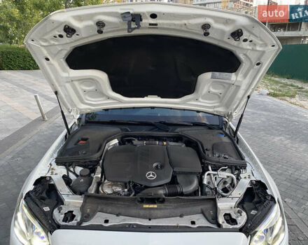 Белый Мерседес Е-Класс, объемом двигателя 2 л и пробегом 109 тыс. км за 33000 $, фото 34 на Automoto.ua
