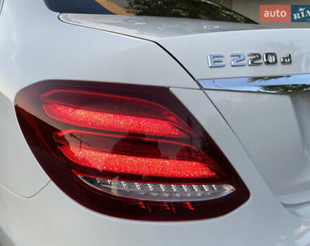 Белый Мерседес Е-Класс, объемом двигателя 2 л и пробегом 109 тыс. км за 33200 $, фото 22 на Automoto.ua