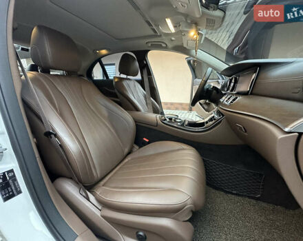 Белый Мерседес Е-Класс, объемом двигателя 1.9 л и пробегом 145 тыс. км за 32700 $, фото 13 на Automoto.ua