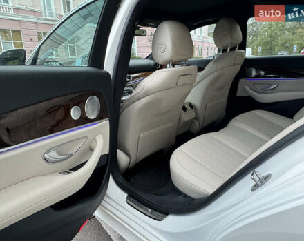 Мерседес Е-Клас 2019 у Одесі на Automoto.ua Білий Мерседес Е-Клас, об'ємом двигуна 1.99 л та пробігом 83 тис. км за 37900 $, фото 21 на Automoto.ua