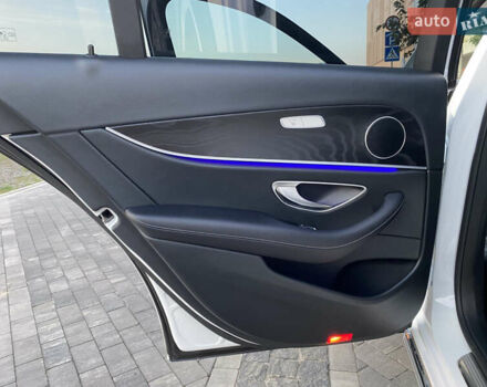 Белый Мерседес Е-Класс, объемом двигателя 2 л и пробегом 109 тыс. км за 33200 $, фото 41 на Automoto.ua